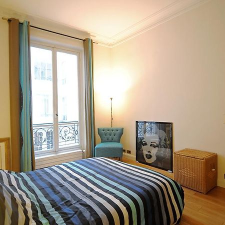 Champs Elysees Homestay París Habitación foto